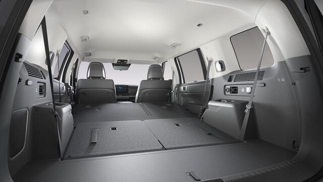 Hyundai SANTA FE 1.6 T-GDI PHEV Premium Plus 4WD 7p. / ¤2000,- Voordeel Op Nieuwprijs / Rijklaarprijs / Direct Leverbaar