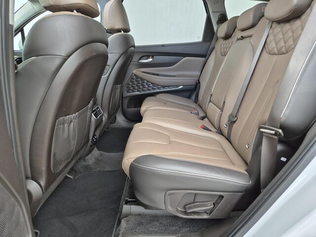 Hyundai SANTA FE 1.6 T-GDI PHEV Premium Plus Sky 7p. Automaat / 7 persoons / HUD / Glazen schuif- en kanteldak / Rondomzicht camera / Krell Premium Audio / Lichtmetalen wielen 19" /