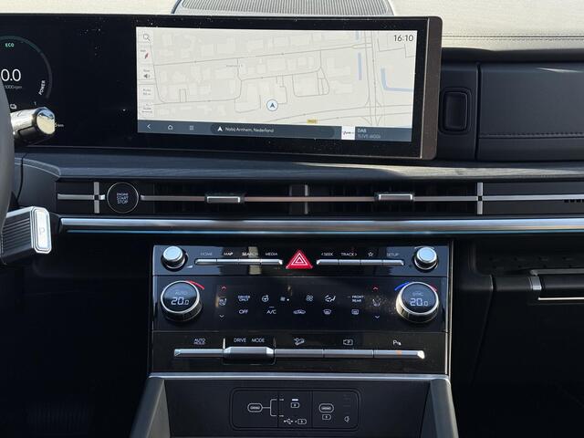 Hyundai SANTA FE 1.6 T-GDI HEV Premium 7p. / Trekhaak Afneembaar 1.110 KG / Leder / Stoelverkoeling & Verwarming / 360 Camera / Adaptive Cruise Control /