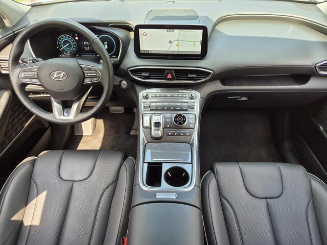 Hyundai SANTA FE 1.6 T-GDI PHEV Plug-in Premium Sky 7p. Automaat / 7 Persoons / HUD / glazen schuif- en kanteldak / Apple Carplay Android Auto / Stuur- en Stoelverwarming / rondomzichtcamera / trekgewicht van 1350 kg /