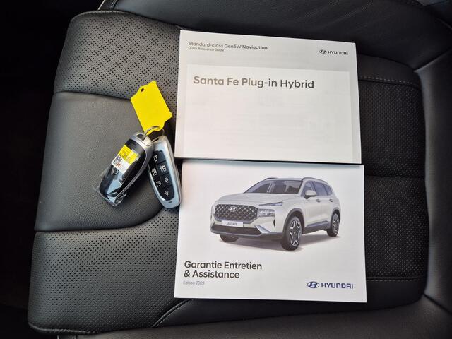 Hyundai SANTA FE 1.6 T-GDI PHEV Plug-in Premium Sky 7p. Automaat / 7 Persoons / HUD / glazen schuif- en kanteldak / Apple Carplay Android Auto / Stuur- en Stoelverwarming / rondomzichtcamera / trekgewicht van 1350 kg /