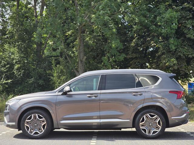 Hyundai SANTA FE 1.6 T-GDI 265PK PHEV Premium Sky 7p. | Lederen bekleding incl memory| Schuifkanteldak | Vierwielaandrijving | 7-persoons | Stoelventilatie & verwarming voor & achter |