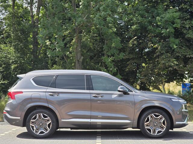 Hyundai SANTA FE 1.6 T-GDI 265PK PHEV Premium Sky 7p. | Lederen bekleding incl memory| Schuifkanteldak | Vierwielaandrijving | 7-persoons | Stoelventilatie & verwarming voor & achter |