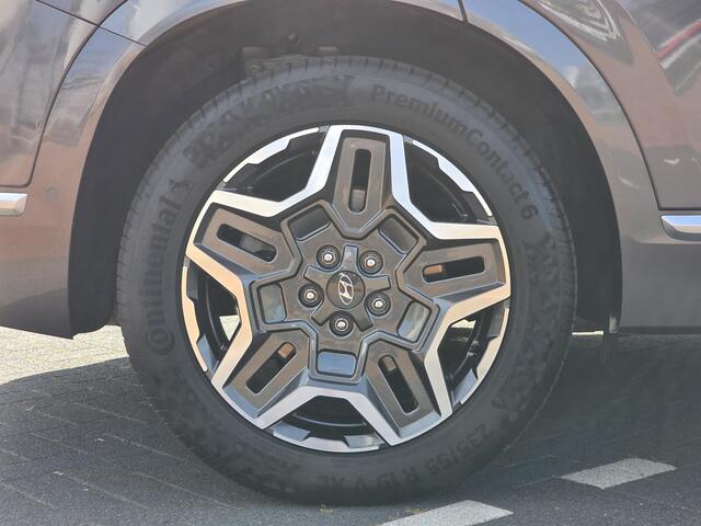 Hyundai SANTA FE 1.6 T-GDI 265PK PHEV Premium Sky 7p. | Lederen bekleding incl memory| Schuifkanteldak | Vierwielaandrijving | 7-persoons | Stoelventilatie & verwarming voor & achter |
