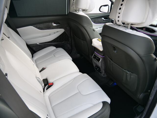 Hyundai SANTA FE 1.6 T-GDI 265pk PHEV Premium Plus Sky 7p. Automaat Panoramadak / Trekhaak / Stoelkoeling / Etc / Etc.