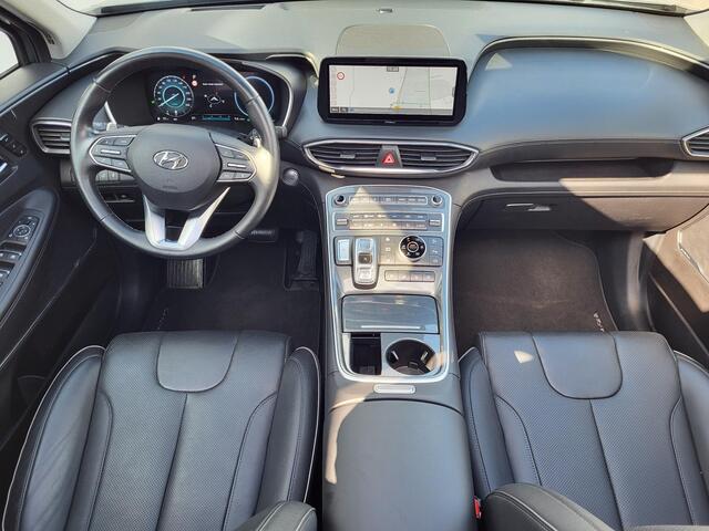 Hyundai SANTA FE 1.6 T-GDI PHEV Premium Sky Automaat / Dealer onderhouden / Afn. trekhaak 1.350 kg / Panoramadak / Navigatie / Lederen bekleding / Stuur-, voor- en achterstoelen verwarmd / 19" / Premium Audio / Apple Carplay / Android Auto