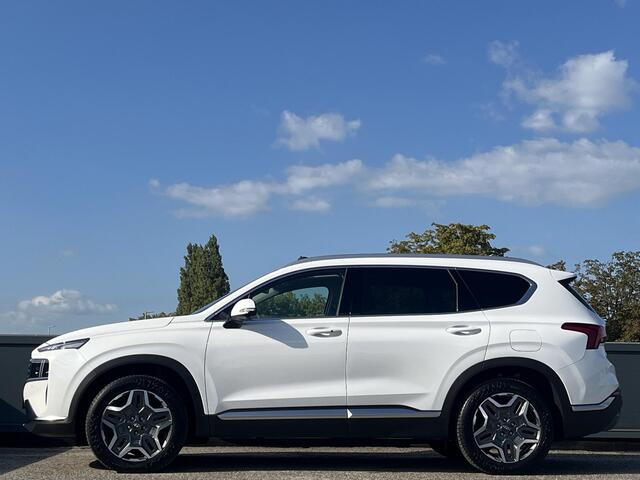 Hyundai SANTA FE 1.6 T-GDI PHEV Premium Plus Sky 7p. | Fabrieksgarantie 07-2029 | Panorama schuifkanteldak | Blind spot camera | Lederen bekleding | Plug inn | Stoelventilatie |