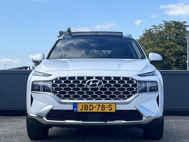 Hyundai SANTA FE 1.6 T-GDI PHEV Premium Plus Sky 7p. | Fabrieksgarantie 07-2029 | Panorama schuifkanteldak | Blind spot camera | Lederen bekleding | Plug inn | Stoelventilatie |