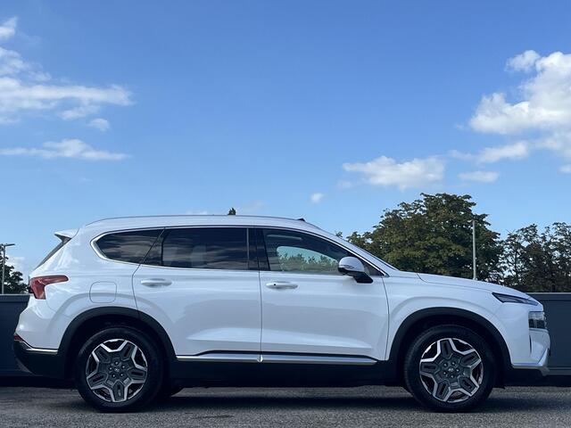 Hyundai SANTA FE 1.6 T-GDI PHEV Premium Plus Sky 7p. | Fabrieksgarantie 07-2029 | Panorama schuifkanteldak | Blind spot camera | Lederen bekleding | Plug inn | Stoelventilatie |