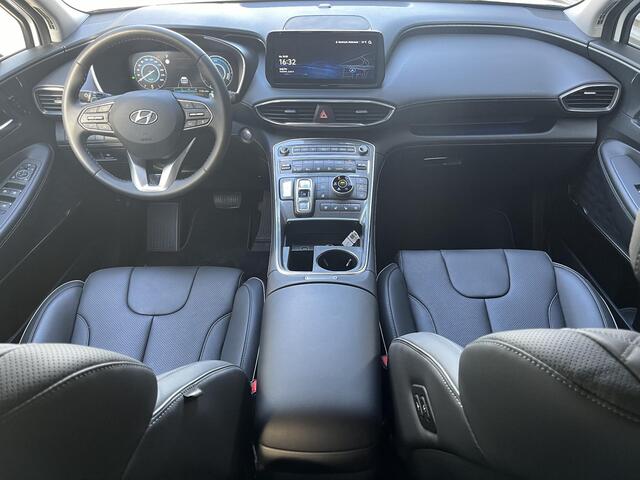 Hyundai SANTA FE 1.6 T-GDI PHEV Premium Plus Sky 7p. | Fabrieksgarantie 07-2029 | Panorama schuifkanteldak | Blind spot camera | Lederen bekleding | Plug inn | Stoelventilatie |