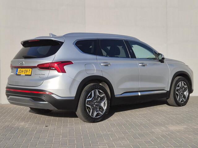 Hyundai SANTA FE 1.6 T-GDI PHEV Plug-in Premium Automaat / HUD / Afn. trekhaak 1.350 kg / EAER 58 km stad 69km / Elektrische achterklep / Stuur-,Stoel en Achterbankverwarming / Adaptief CC / Stoelventilatie / Rondomzicht camera /