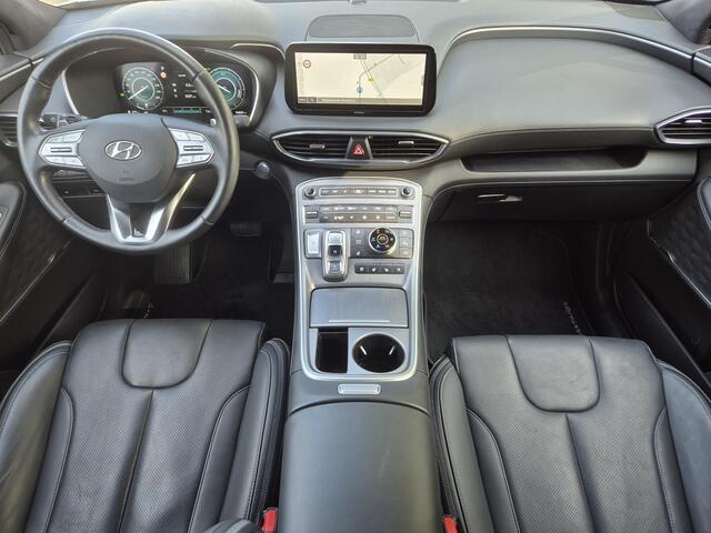 Hyundai SANTA FE 1.6 T-GDI PHEV Plug-in Premium Plus Sky Automaat / Apple Carplay Android Auto / HUD / Trekgewicht 1350 kg / Glazen schuif- en kanteldak / Elektrische achterklep / Rondomzicht camera / Adaptief CC /