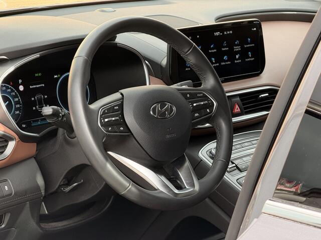 Hyundai SANTA FE 1.6 T-GDI HEV Comfort Smart 7pers. Trekhaak / Leer / Krell / Navi / Clima / Camera / Stoelverwarming