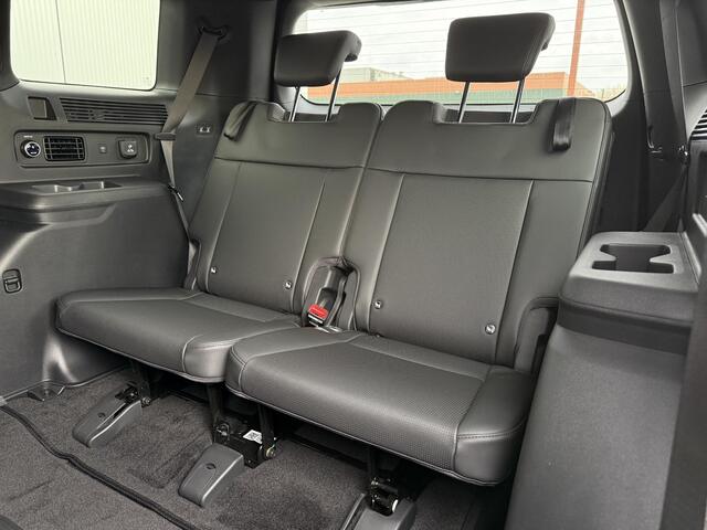 Hyundai SANTA FE 1.6 T-GDI PHEV Black Line 4WD 7p. / Stoelverkoeling / Nappaleder / BOSE / 360 Camera / Stoelverwarming Voor + Achter / Stuurverwarming /