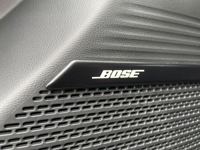 Hyundai SANTA FE 1.6 T-GDI PHEV Black Line 4WD 7p. / uit voorraad LEVERBAAR / Stoelverkoeling / Nappaleder / BOSE / 360 Camera / Stoelverwarming Voor + Achter / Stuurverwarming /