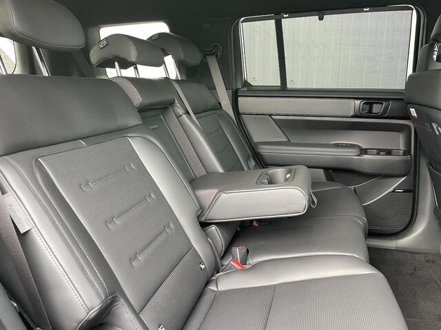 Hyundai SANTA FE 1.6 T-GDI PHEV Black Line 4WD 7p. / uit voorraad LEVERBAAR / Stoelverkoeling / Nappaleder / BOSE / 360 Camera / Stoelverwarming Voor + Achter / Stuurverwarming /