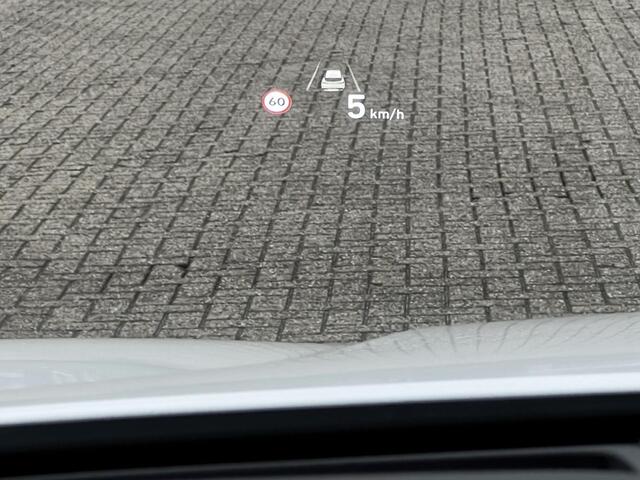 Hyundai SANTA FE 1.6 T-GDI PHEV 265pk Premium Sky 7 P. Automaat / Fabr. garantie tot 09-2027 ** / Zeven persoons / 1.350 kg trekgewicht / EAER 58 km / Schuifdak / Leder / HUD / Navi / Apple Carplay Android / 18" LM wielen /