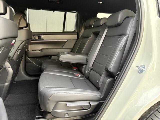 Hyundai SANTA FE 1.6 T-GDI PHEV Black Line 4WD 7p. / Apple Carplay/Android Auto / Stoel verkoeling/verwarming / Lederen bekleding / Airco /