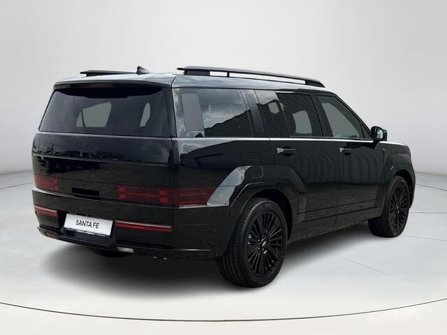 Hyundai SANTA FE 1.6 T-GDI PHEV Black Line 4WD 7p. | 5.000,- korting! | Uit voorraad leverbaar! | Apple Carplay/ Android Auto | Trekhaak | Elektrische achterklep | Stoel/stuurverwarming | Draadloos opladen | Adaptief Cruise Control | Elektrische verstelbare stoelen | Head