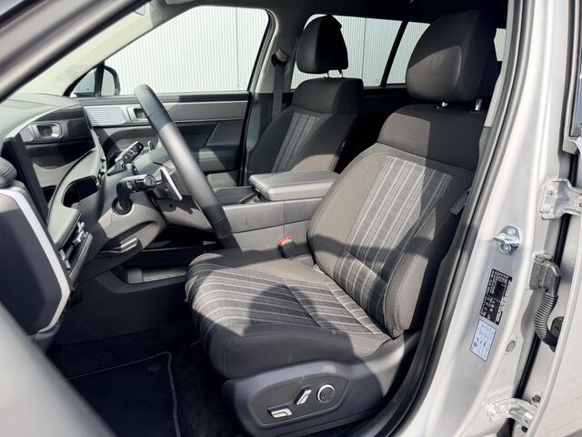 Hyundai SANTA FE 1.6 T-GDI PHEV Comfort Smart 4WD 7p. Automaat / 7 Persoons / Adaptive Cruise Control / Elek. Stoelen Voor / Stoel- & Stuurverwarming / Keyless / Elek. Achterklep / Achteruitrijcamera /