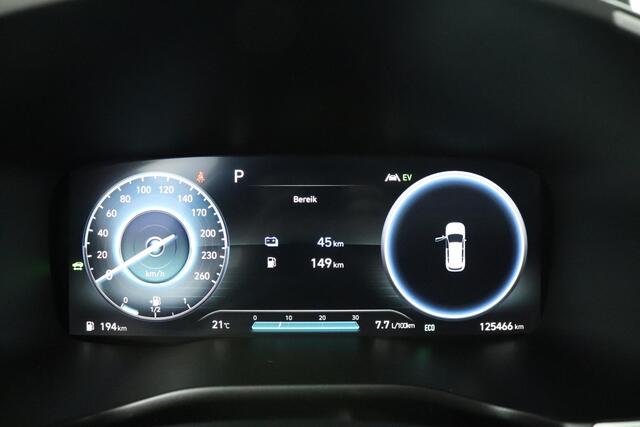 Hyundai SANTA FE 1.6 T-GDI PHEV Comfort Smart AWD | 265PK | Trekhaak | Stoelverwarming | Premium Audio | Aanhangwagen geremd 1350 kg |