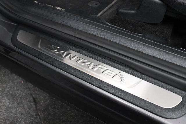 Hyundai SANTA FE 1.6 T-GDI PHEV Comfort Smart AWD | 265PK | Trekhaak | Stoelverwarming | Premium Audio | Aanhangwagen geremd 1350 kg |