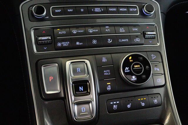 Hyundai SANTA FE 1.6 T-GDI PHEV Premium Sky | 7 PERS | 360-CAMERA | HEAD-UP | LANE-KEEPING / WARNING | TREKHAAK AFN |