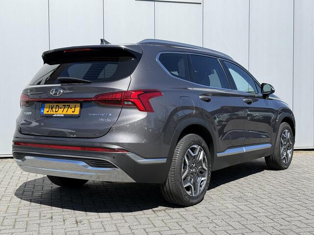 Hyundai SANTA FE 1.6 T-GDI PHEV Plug-in Premium Automaat / AWD / Fabrieksgarantie tot 1/7/2027 / Dealer onderhouden / EAER 58km / Apple Carplay Android Auto / Adaptief CC / Achteruitrijcamera / Stuur- Stoel en Achterbankverwarming / Elektrische achterklep / Trekgewicht 1