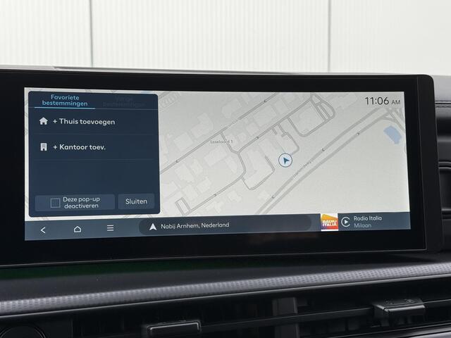 Hyundai SANTA FE 1.6 T-GDI PHEV Black Line 4WD 7p / ¤5.000,- inruilvoordeel / 1.700kg Trekgewicht / Navigatie / Apple & Android carplay / Airco / Achteruitrijcamera /