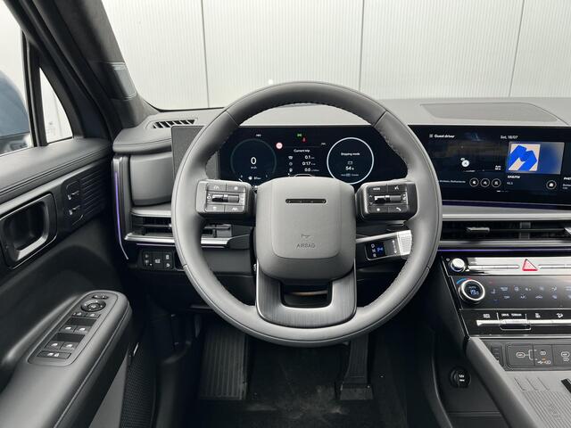 Hyundai SANTA FE 1.6 T-GDI PHEV Black Line 4WD 7p / Rijklaar incl. ¤ 5.000,- korting voor ¤ 66.143,- / 288 pk met 1700 KG trekvermogen / 20" / Leder zwart /