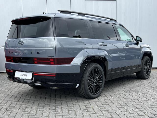 Hyundai SANTA FE 1.6 T-GDI PHEV Black Line 4WD 7p / Rijklaar incl. ¤ 5.000,- korting voor ¤ 66.143,- / 288 pk met 1700 KG trekvermogen / 20" / Leder zwart /