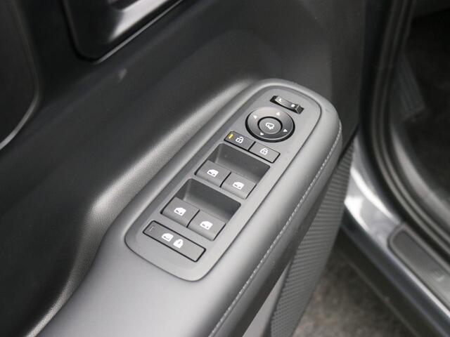 Hyundai SANTA FE 1.6 T-GDI PHEV Black Line 4WD 7-Persoons / ¤ 5.000,- inruilvoordeel / Nieuw direct leverbaar / Prijs is rijklaar / Elektrische Stoelen / 360 Camera / Stoelventilatie En Verwarming / 1700 kg Trekgewicht / Full Option /