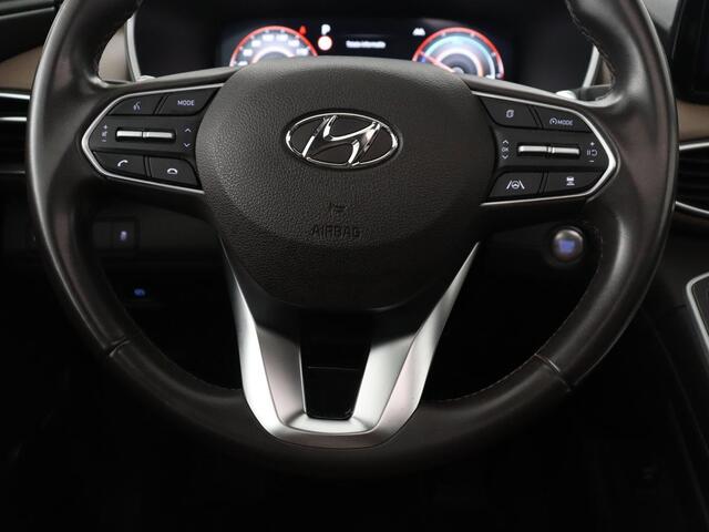 Hyundai SANTA FE 1.6 T-GDI HEV Comfort Smart Sky 7p | Panoramadak | Leder | Stoelverwarming | Adaptive cruise | Climate control | Carplay | Camera | Park assist | Trekhaak