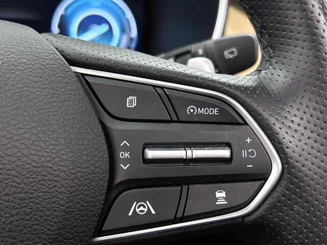 Hyundai SANTA FE 1.6 T-GDI HEV Premium Sky | Trekhaak | Navi | Clima | Leder |