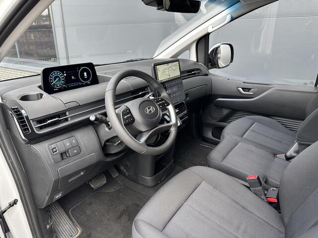 Hyundai Staria 1.6 T-GDI HEV / 30% actiekorting / 225PK Hybride / Navigatie / Achteruitrijcamera / Uit voorraad leverbaar / Full Operational Lease vanaf ¤ 599.- Per maand /