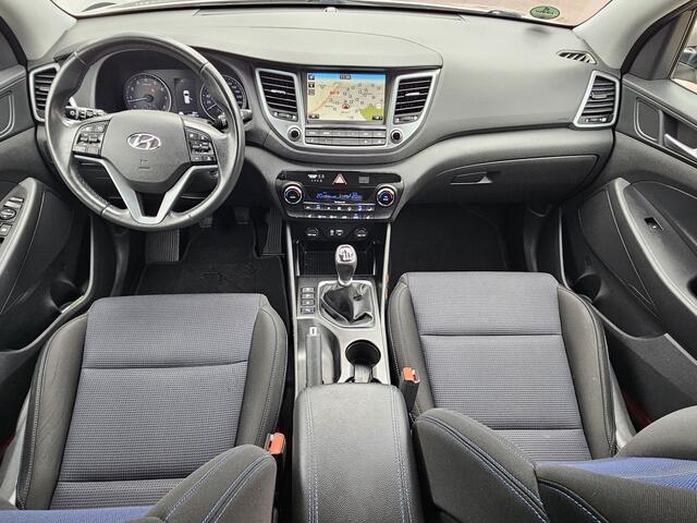 Hyundai TUCSON 1.6 GDi Comfort NAVIGATIE|CAMERA|CRUISE CONTROL|ECC/AIRCO|GETINT GLAS|TREKHAAK Maandag tot Vrijdag geopend van 09.00 tot 20.00 uur en Zaterdag van 09.00 tot 18.00 uur