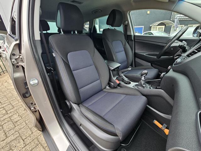 Hyundai TUCSON 1.6 GDi Comfort NAVIGATIE|CAMERA|CRUISE CONTROL|ECC/AIRCO|GETINT GLAS|TREKHAAK Maandag tot Vrijdag geopend van 09.00 tot 20.00 uur en Zaterdag van 09.00 tot 18.00 uur