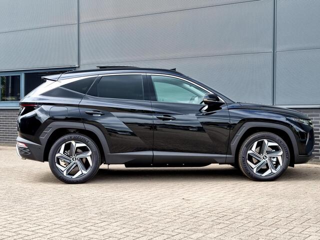 Hyundai TUCSON 1.6 T-GDI PHEV Premium Sky 4WD / ¤ 7.200,- Voordeel! / ¤ 46.990,- rijklaar / Direct Leverbaar / GROOT Glazen schuif-kanteldak / Navigatie + Apple Carplay/Android Auto / Climate Control / Adaptieve Cruise Control /