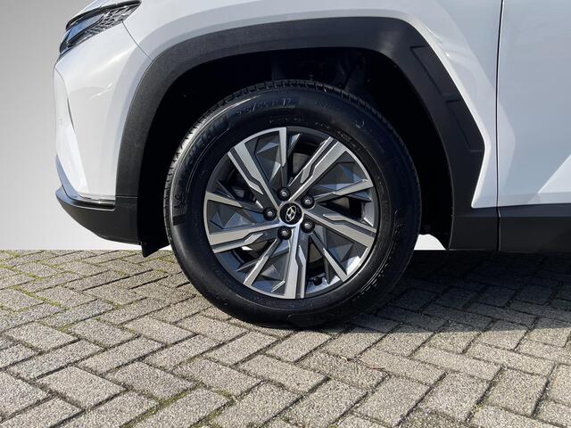 Hyundai TUCSON 1.6 T-GDI MHEV Comfort Smart | Navigatie | Camera | 1650kg Trekgewicht | Apple Carplay/Android Auto | Premium Audio | Elek. Achterklep | Stuu- + Stoelverwarming | Rijklaarprijs!