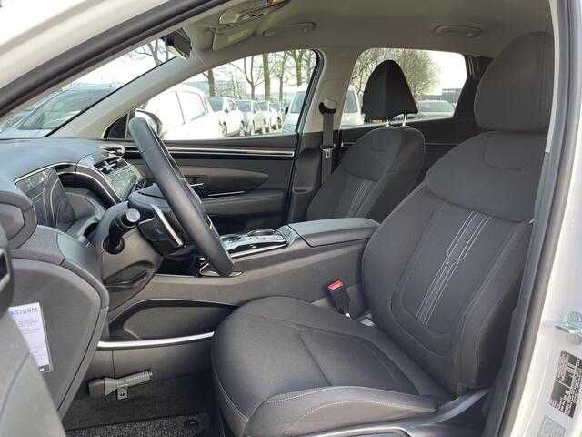 Hyundai TUCSON 1.6 T-GDI MHEV Comfort Smart | Navigatie | Camera | 1650kg Trekgewicht | Apple Carplay/Android Auto | Premium Audio | Elek. Achterklep | Stuu- + Stoelverwarming | Rijklaarprijs!