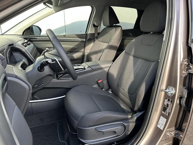 Hyundai TUCSON 1.6 T-GDI PHEV Comfort Smart 4WD / Navigatie / Apple Carplay & Android Auto / Achteruitrijcamera / Climate Control / Adaptive Cruise Control / Stoelverwarming / KRELL Audio / Parkeersensoren Voor + Achter /