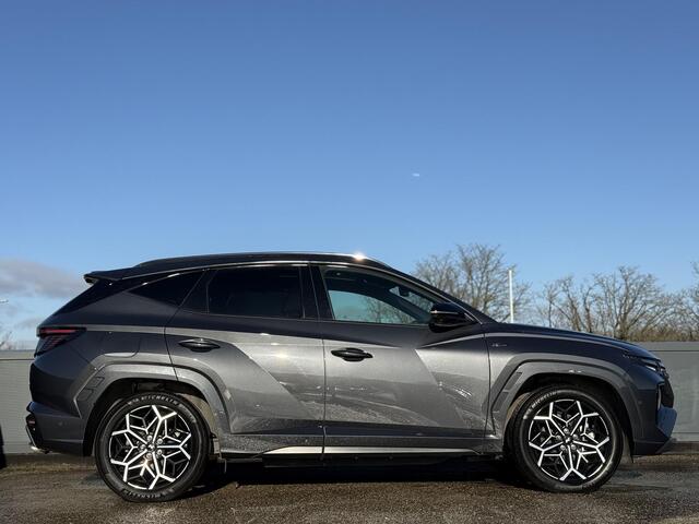 Hyundai TUCSON 1.6 T-GDI 265 PK PHEV Premium 4WD | Schuifkanteldak 'Pano' | Alcantara | Blind spot camera | N-Line Pack | Vierwielaandrijving |