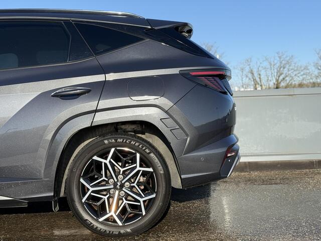Hyundai TUCSON 1.6 T-GDI 265 PK PHEV Premium 4WD | Schuifkanteldak 'Pano' | Alcantara | Blind spot camera | N-Line Pack | Vierwielaandrijving |