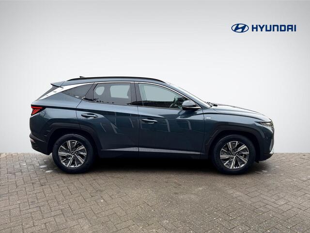Hyundai TUCSON 1.6 T-GDI MHEV Comfort Smart | Navigatie | Camera | Stuur- + Stoelverwarming | Elek. Achterklep | Premium Audio | Apple Carplay/Android Auto | Rijklaarprijs!