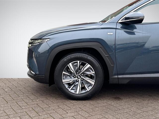 Hyundai TUCSON 1.6 T-GDI MHEV Comfort Smart | Navigatie | Camera | Stuur- + Stoelverwarming | Elek. Achterklep | Premium Audio | Apple Carplay/Android Auto | Rijklaarprijs!