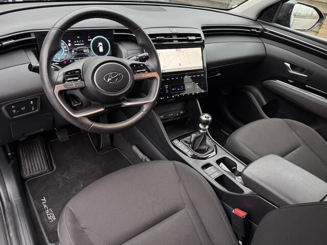 Hyundai TUCSON 1.6 T-GDI MHEV Comfort Smart | Navigatie | Camera | Stuur- + Stoelverwarming | Elek. Achterklep | Premium Audio | Apple Carplay/Android Auto | Rijklaarprijs!