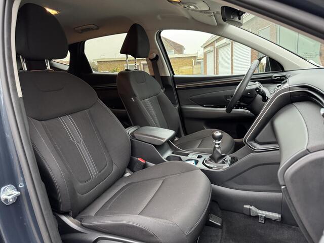Hyundai TUCSON 1.6 T-GDI MHEV Comfort Smart | Navigatie | Camera | Stuur- + Stoelverwarming | Elek. Achterklep | Premium Audio | Apple Carplay/Android Auto | Rijklaarprijs!