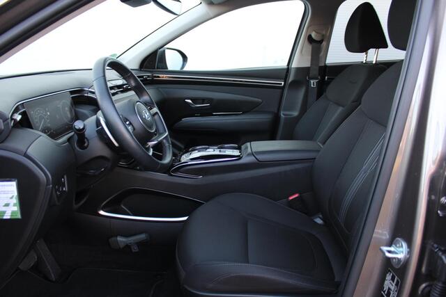 Hyundai TUCSON 1.6 T-GDI PHEV Comfort Smart 4WD / Trekhaak (1350 KG) / Navigatie + Apple Carplay/Android Auto / Cruise Control Adaptief / Climate Control / Stoel- + Stuurverwarming /