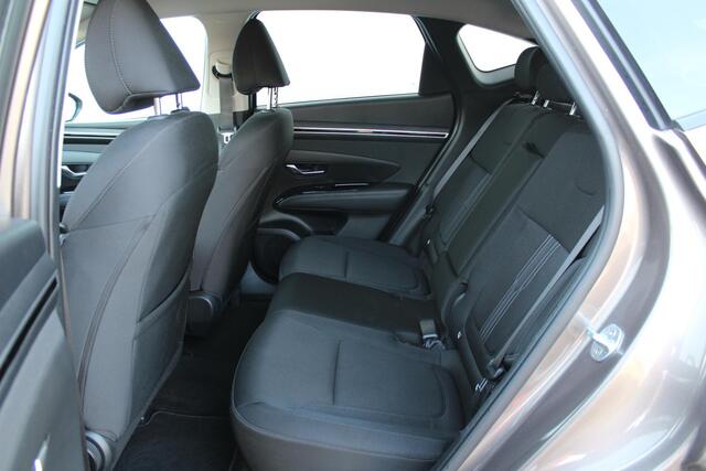 Hyundai TUCSON 1.6 T-GDI PHEV Comfort Smart 4WD / Trekhaak (1350 KG) / Navigatie + Apple Carplay/Android Auto / Cruise Control Adaptief / Climate Control / Stoel- + Stuurverwarming /