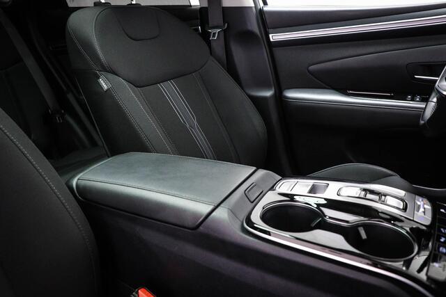 Hyundai TUCSON 1.6 T-GDI PHEV Comfort Smart 4WD | PANORAMADAK | DAB | APPLE | CAMERA